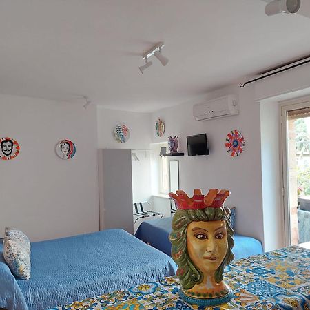 Al Teatro Antico Rooms & House Taormina Exterior photo