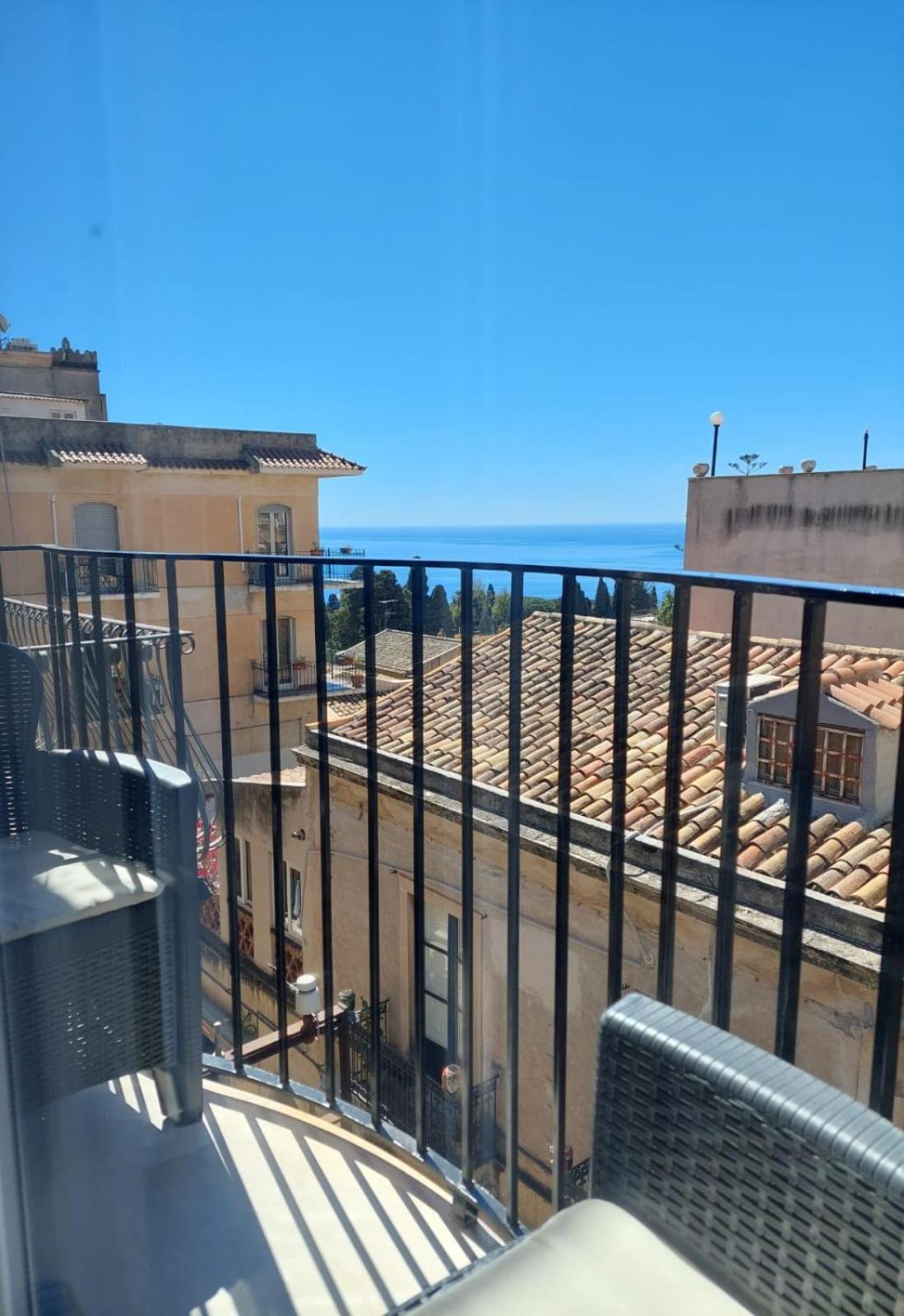 Al Teatro Antico Rooms & House Taormina Exterior photo