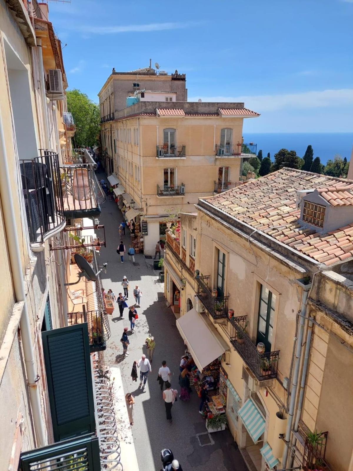 Al Teatro Antico Rooms & House Taormina Exterior photo
