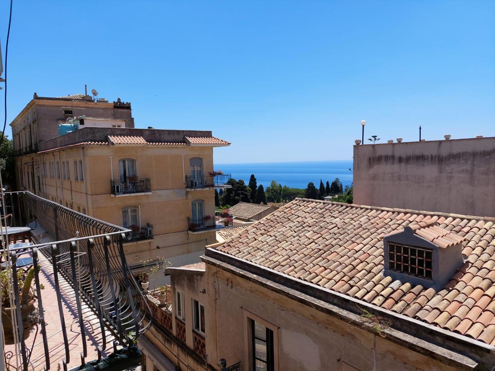 Al Teatro Antico Rooms & House Taormina Exterior photo
